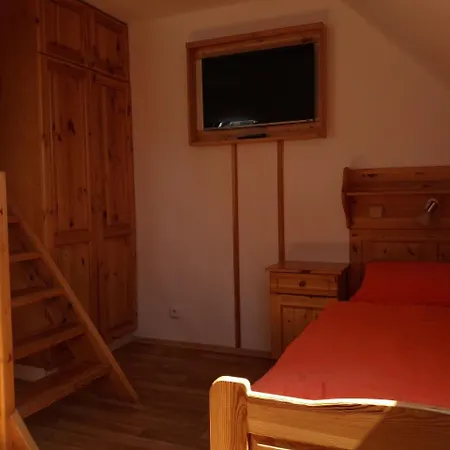 Гостевой дом Ve Stare Skole Vlastejovice