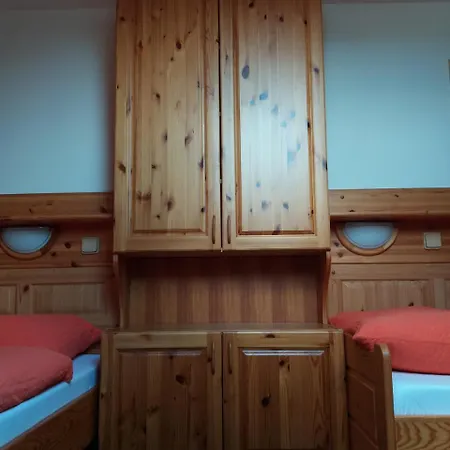 بيت ضيافة Ve Stare Skole Vlastejovice