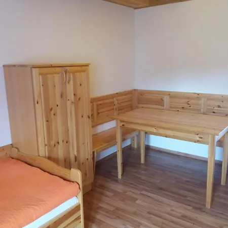 Ve Stare Skole بيت ضيافة Vlastejovice