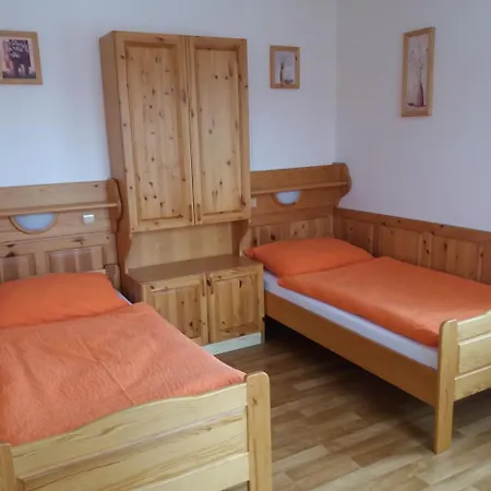 Гостевой дом Ve Stare Skole Vlastejovice
