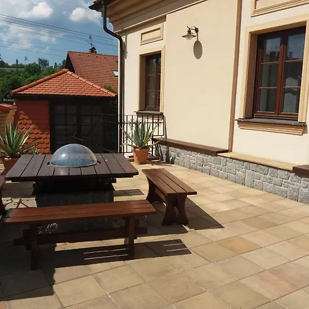 Ve Stare Skole بيت ضيافة Vlastejovice